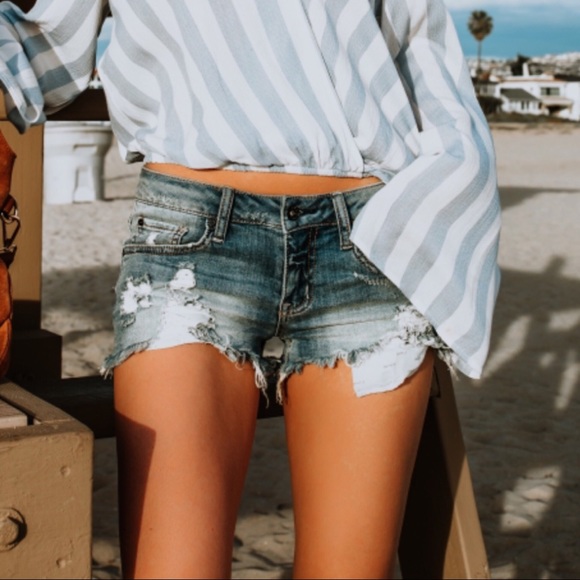 1 LEFT‼️ Misty Distressed Cut Offs - Picture 3 of 8